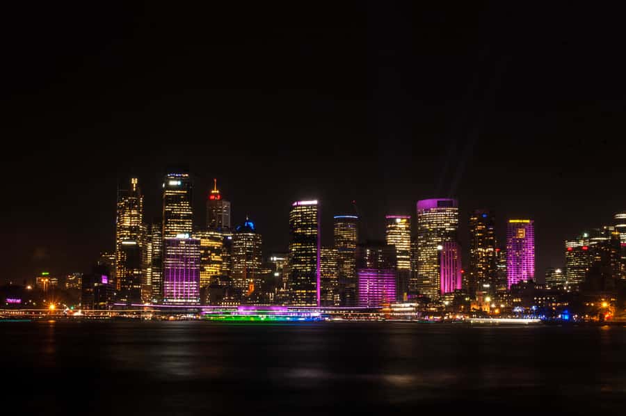 Sydney: Vivid Festival of Light Harbor Cruise with Dinner - Timing, weather, and the small things that change your experience