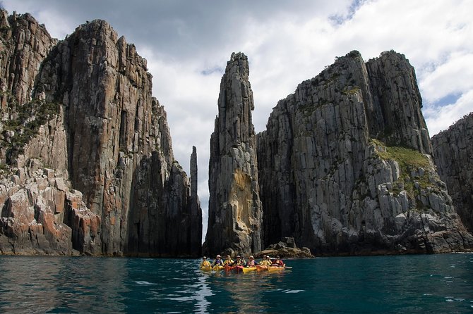 Tasman Peninsula full day kayaking tour - Tasman Peninsula highlights you actually paddle past, not just look at