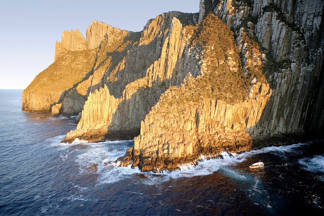 Tasman Peninsula Wilderness Cruise from Port Arthur - What to pack and wear: my practical checklist for wintery ocean wind