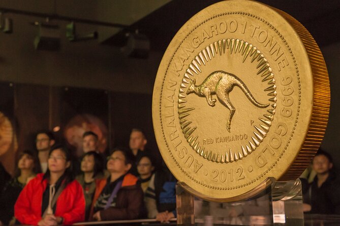 The Perth Mint Gold Tour - Handling bullion and the weight-in-gold moment