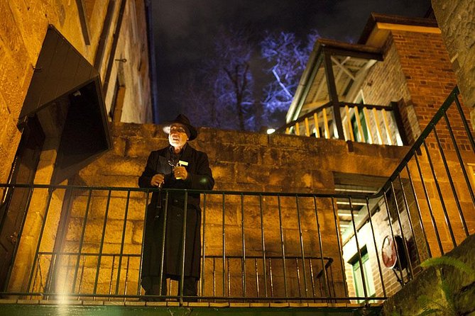 The Rocks Ghost Tours with Guide in Sydney - Walking through The Rocks: alleys, locked gates, and the “dark history” thread