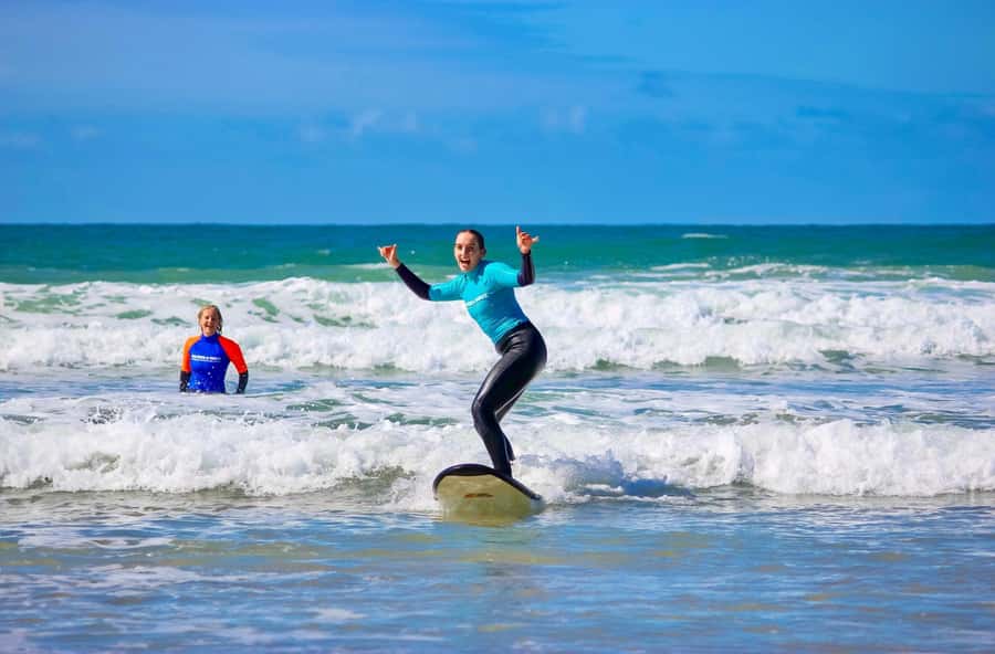 Torquay: 2 Hour Surf Experience on the Great Ocean Road - Check-in to beach: wetsuit fit and softboard setup that affects everything