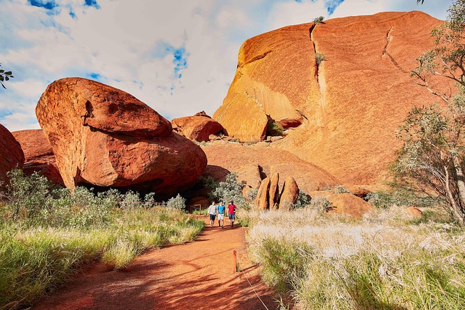 Uluru (Ayers Rock) Base and Sunset Half-Day Trip with Opt Outback BBQ Dinner - Pacing and comfort: what you should expect in real time