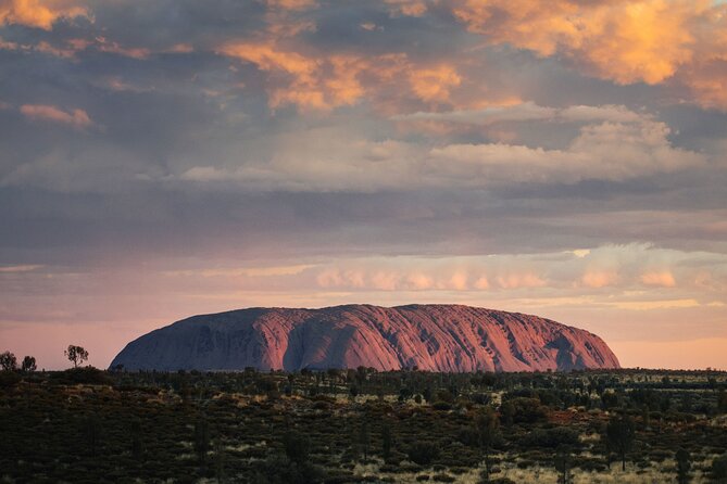 Uluru (Ayers Rock) Sunset + Outback Barbecue Dinner & Star Talk - Key highlights at Uluru after dark