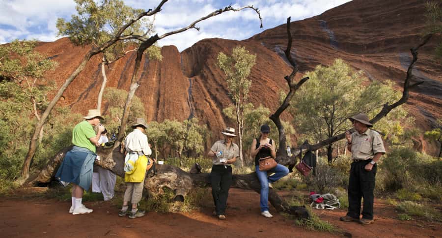 Uluru: Guided Trek of Uluru's Base in a Small Group - The full Uluru base walk, about 10.5 km, and how the pacing works