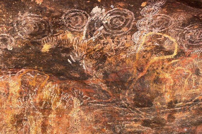 Uluru Private Tour Aboriginal guided option - Mala Walk: caves, color, and the bigger picture