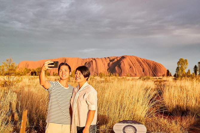 Uluru Sunrise (Ayers Rock) and Kata Tjuta Half Day Trip - How the guide shapes the whole morning (Alex, Chloe, Glen, Nick, and Hailey)