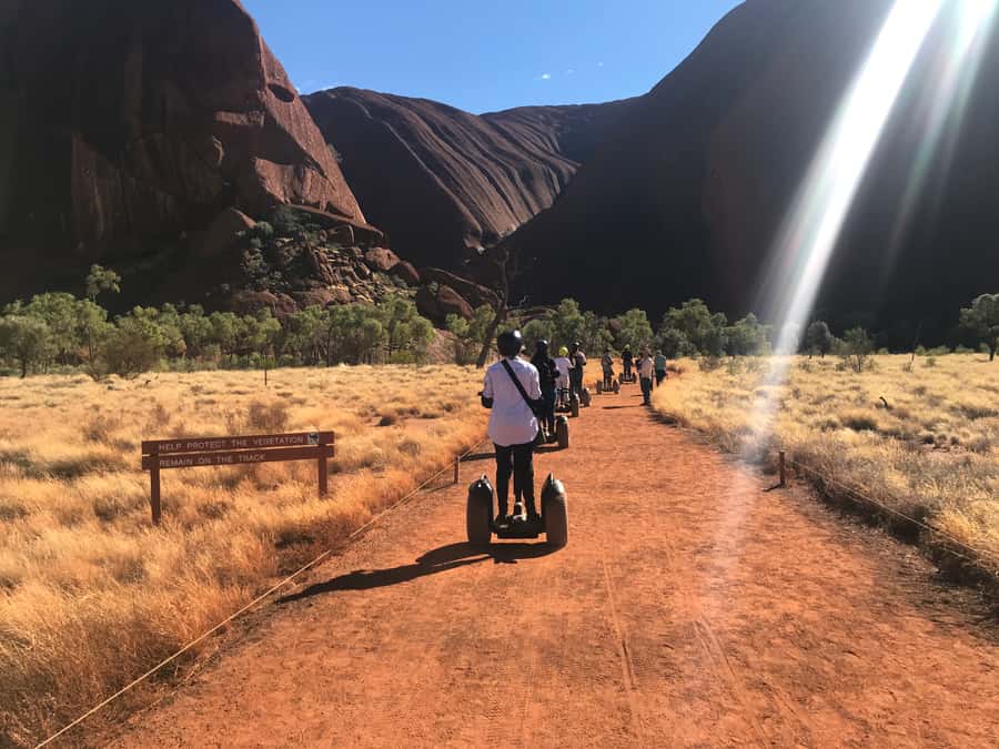Uluru: Uluru Base Segway Tour - Getting to Kuniya Carpark, then meeting your guide