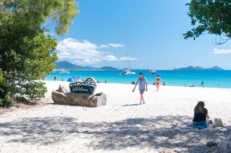 Whitsundays: 2 days 1 night Sailing, Snorkeling, Whitehaven - Day 2: sunrise option, two snorkel stops, and sailing back to Airlie Beach