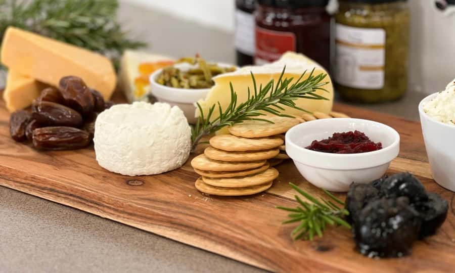 Yarra Valley Full Day Grazing Tour: Gin, Wine, Pizza, Cheese - Yarra Valley Chocolaterie: How to Taste Eight Chocolate Varieties