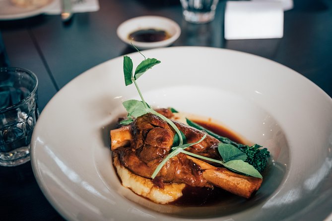 Yarra Valley Wine & Winery Tour from Melbourne - All Inclusive! - The drive and guide: why commentary makes the wine taste better